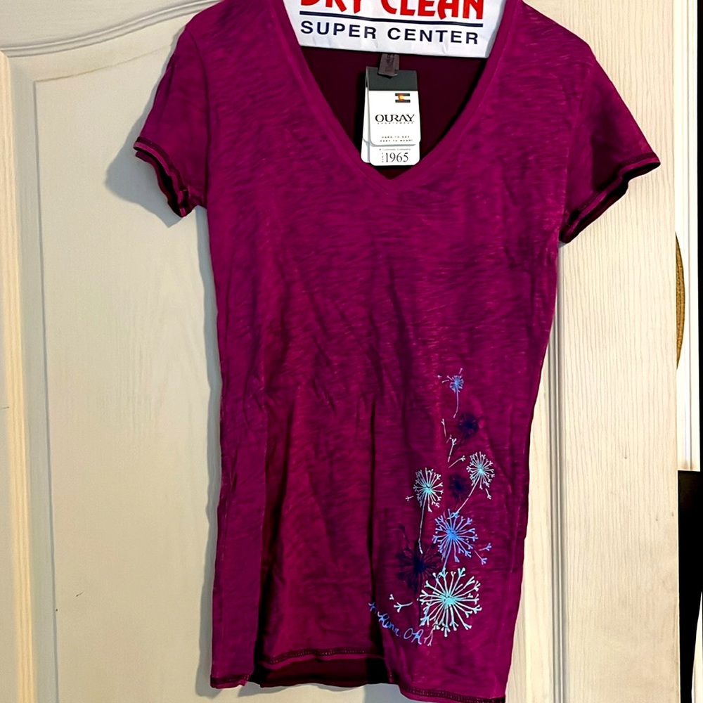 Comfy, Lightweight Nice Tshirt!
